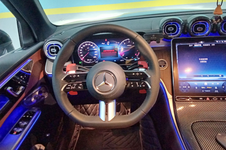 奔驰GLC 2024款 GLC 300 L 4MATIC 动感型 5座局部细节13