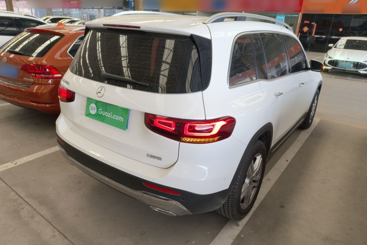 奔驰GLB 2021款 GLB 200 动感型车身外观7