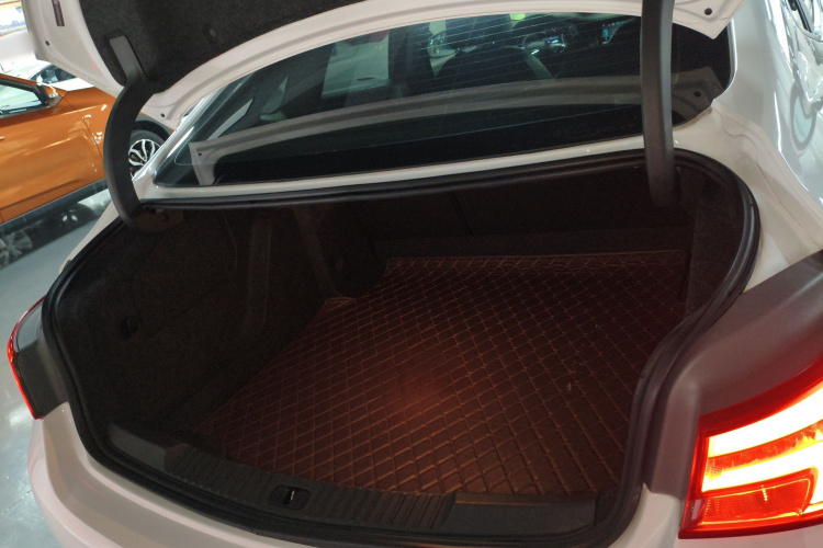 别克 威朗 2018款 三厢 20T 双离合领先型局部细节23