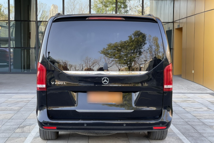 奔驰V级 2018款 V 260 L 尊贵加长版 国VI车身外观6003