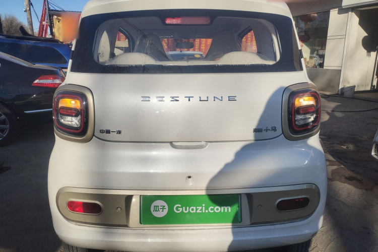 奔腾小马 2025款 222km 灵动马车身外观6