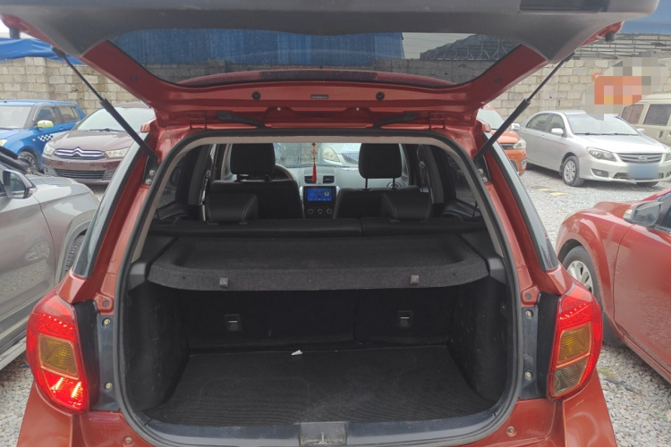 铃木 天语 SX4 2013款 1.6L 手动酷锐型机舱底盘23