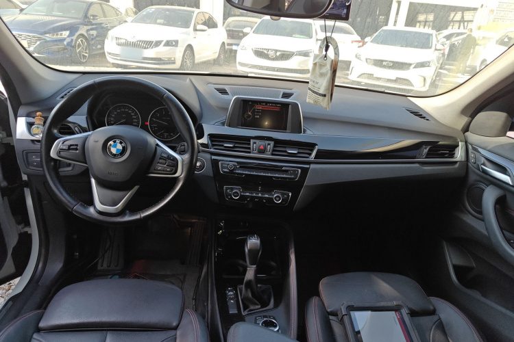 宝马X1 2016款 sDrive20Li 豪华型中控内饰22