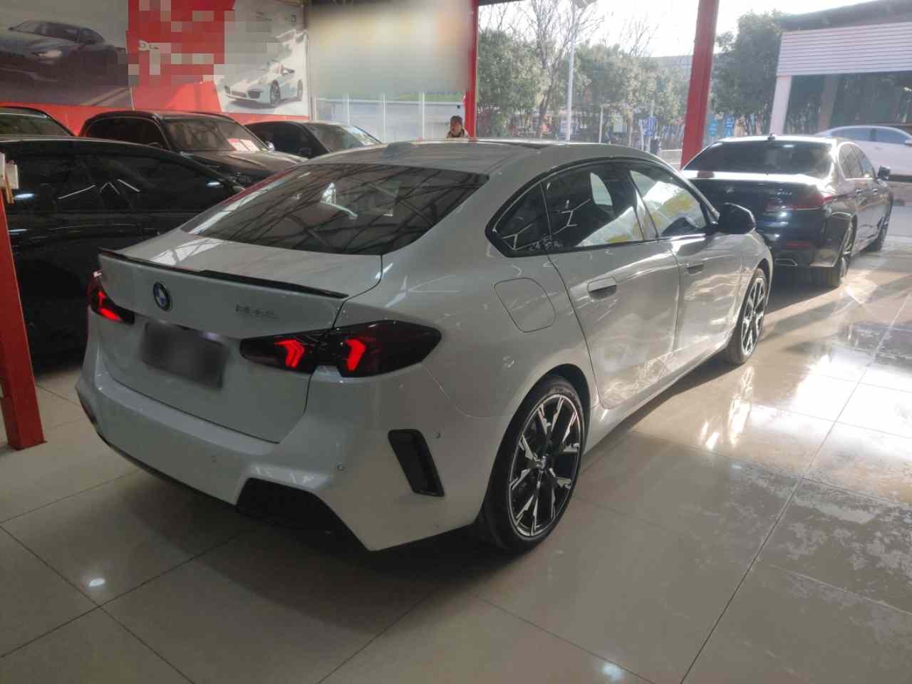 宝马2系 2025款 225L M运动曜夜套装(4)