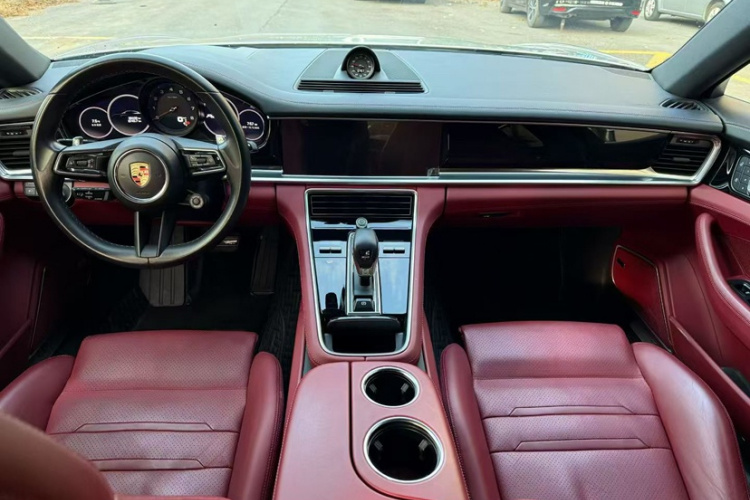 保时捷 2022款 Panamera 4 行政加长版 2.9T中控内饰7001