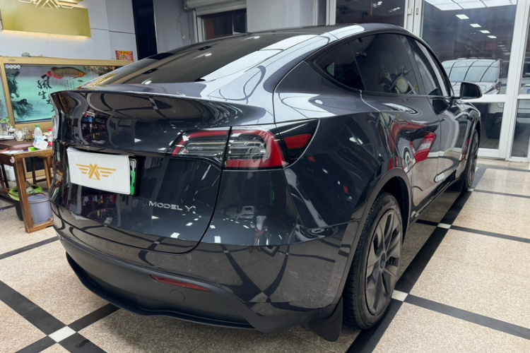 特斯拉 Model Y 2024款 后轮驱动版车身外观6006