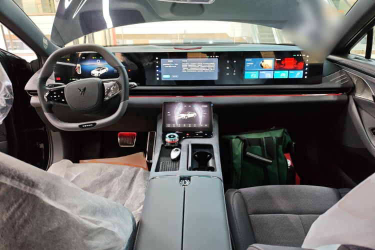 岚图汽车 岚图追光 2024款 PHEV 四驱超长续航行政版中控内饰12