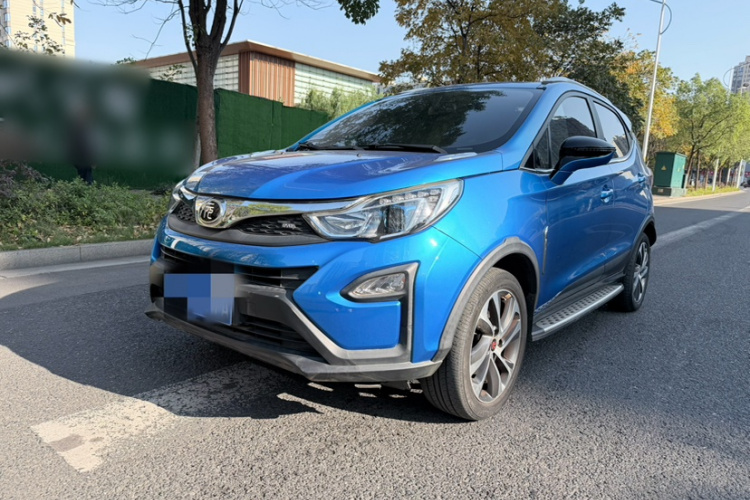 比亚迪 元 2016款 1.5L 手动尊贵型车身外观1