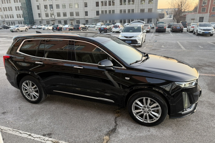 凯迪拉克XT6 2022款 2.0T 七座四驱豪华型车身外观6005