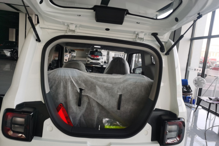 吉利银河 2024款 熊猫mini 200km 耐力熊机舱底盘23