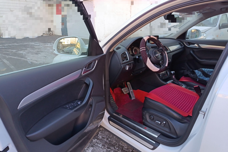 奥迪Q3 2016款 35 TFSI quattro 全时四驱风尚型中控内饰20