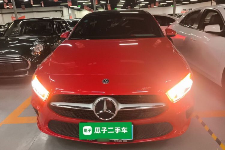 奔驰A级(进口) 2019款 A 200 动感型车身外观2