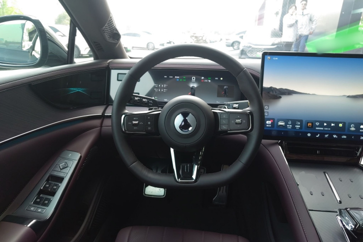 腾势Z9GT 2024款 1100四驱Max版中控内饰13