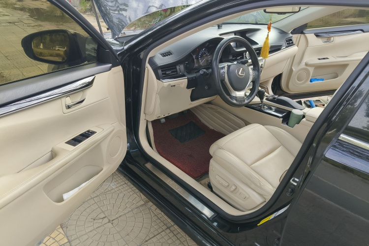 雷克萨斯ES 2013款 300h 精英版中控内饰7003