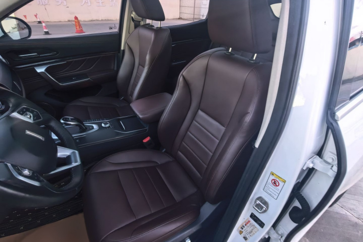 魏牌 VV5 2019款 1.5T 两驱颜先锋中控内饰7004