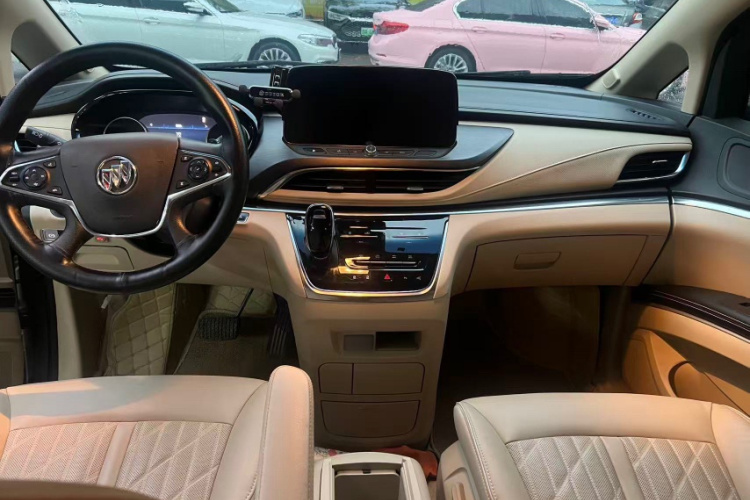 别克GL8 2023款 陆上公务舱 智慧尊贵型中控内饰7001