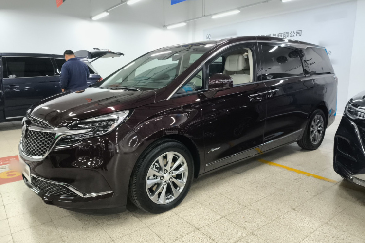 别克GL8 2022款 Avenir艾维亚 六座贤礼版车身外观4