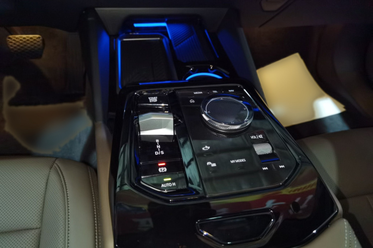 宝马5系 2024款 530Li 领先型 M运动套装局部细节18