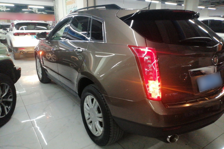 凯迪拉克SRX 2015款 3.0L 舒适型车身外观4