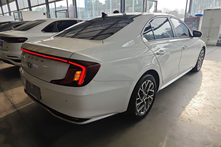 现代 名图 2021款 1.8L CVT GLX精英版车身外观6005