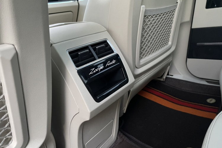 众泰T700 2017款 1.8T 双离合尊享型局部细节9015