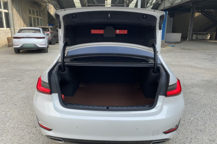 宝马3系 2020款 325Li 首发版局部细节23