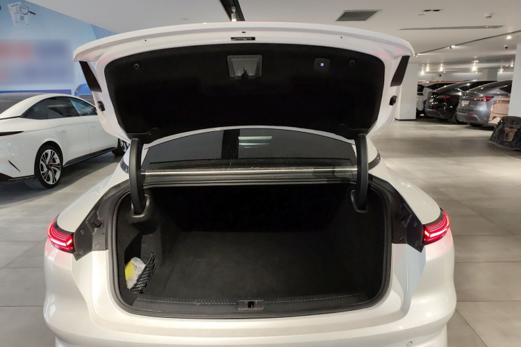 智己汽车 智己L7 2022款 Dynamic机舱底盘23