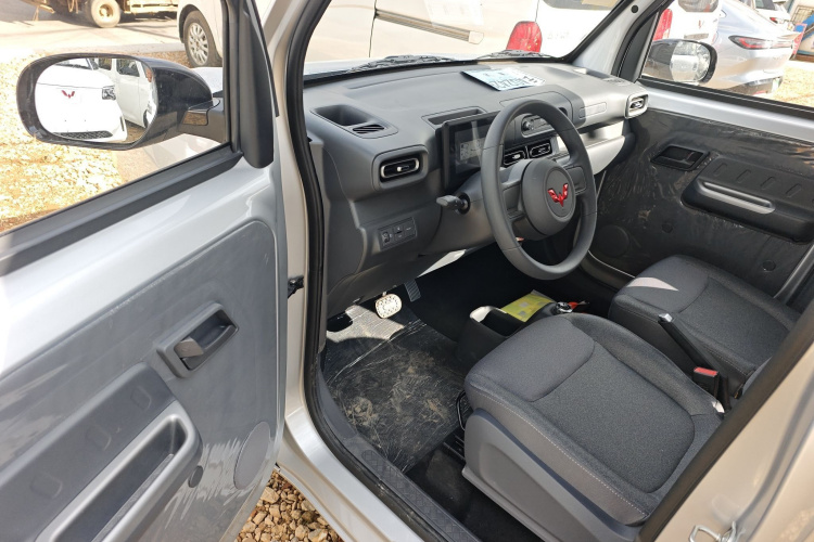 五菱汽车 五菱之光新能源 2025款 201km 舒适型中控内饰7003