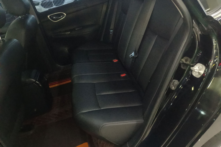 日产 轩逸 2019款 经典 1.6XL CVT豪华版中控内饰7004