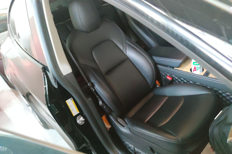 特斯拉 Model Y 2022款 后轮驱动版局部细节41