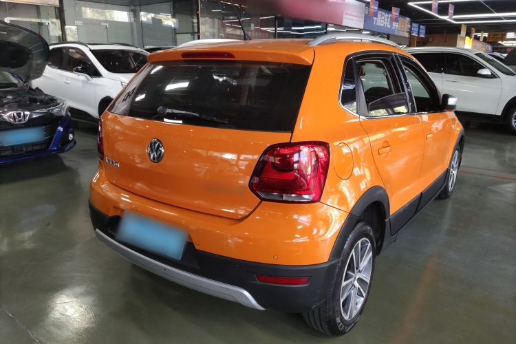 大众 2012款 1.6L Cross Polo AT车身外观6004