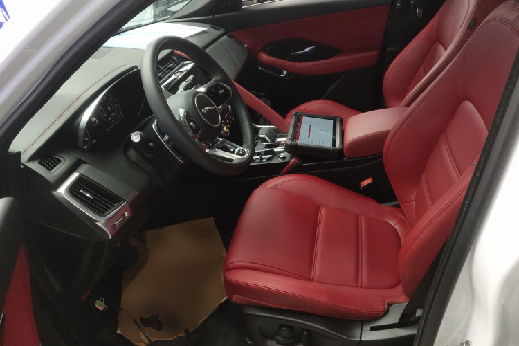 捷豹E-PACE 2024款 进取运动版 R-DYNAMIC S中控内饰19