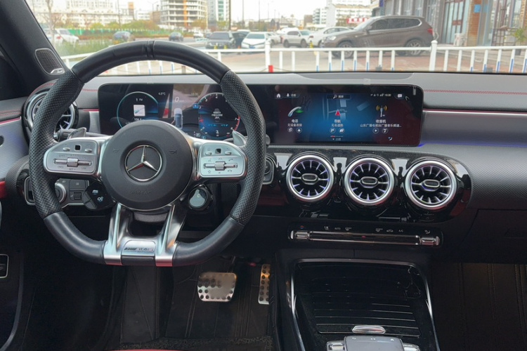 奔驰A级AMG 2023款 AMG A 35 L 4MATIC中控内饰7002