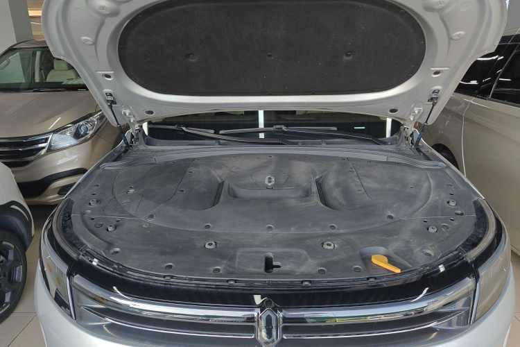 鸿蒙智行 问界M7 2024款 1.5T 后驱Plus版 5座机舱底盘24