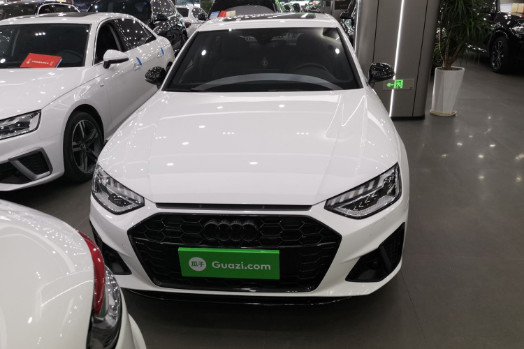 奥迪A4L 2023款 40 TFSI quattro 豪华动感型车身外观2