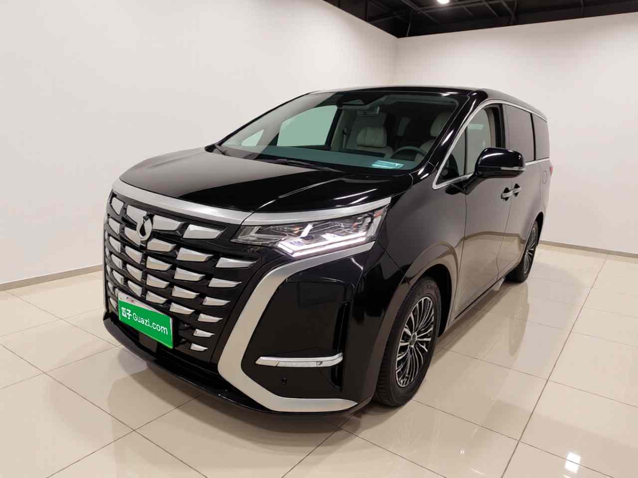 腾势D9 2022款 DM-i 1040 尊贵型(2)