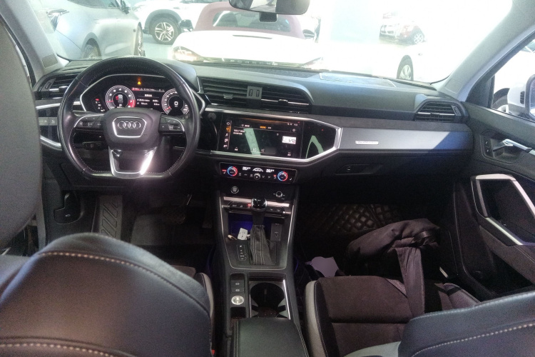 奥迪Q3 2019款 45 TFSI quattro 豪华动感型中控内饰7002