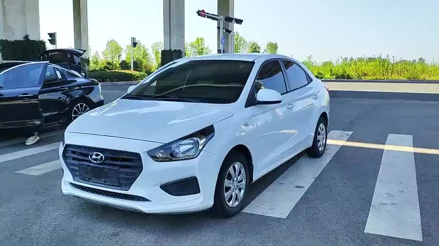 现代 瑞纳 2020款 1.4L 手动GL焕新版实拍1