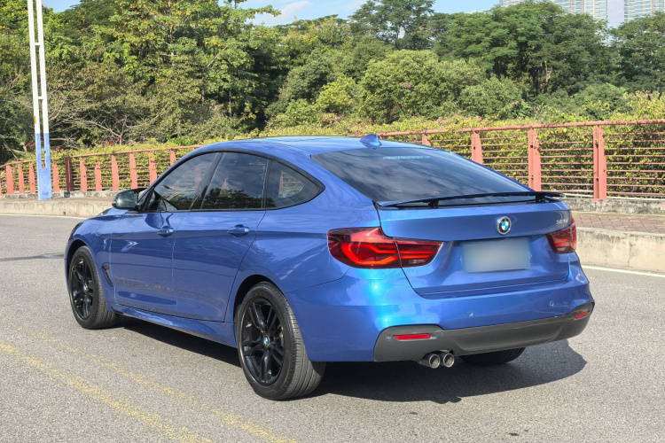 宝马3系GT 2019款  320i M运动曜夜版车身外观6004