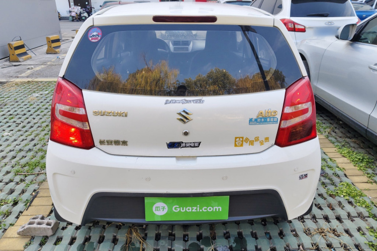 铃木 奥拓 2013款 改款 1.0L 手动舒适型车身外观6004