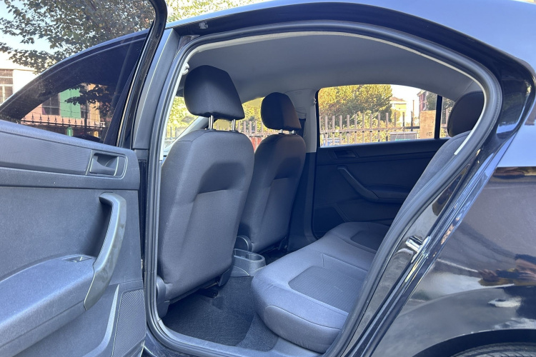 大众 桑塔纳 2015款 1.6L 自动风尚版中控内饰7003