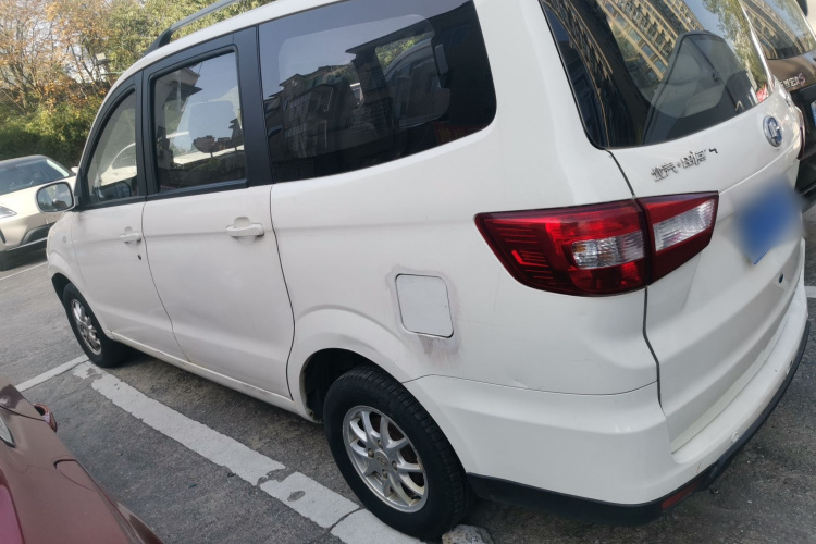 北汽昌河M50S 2015款 1.5L改款商务舱（板簧）DAM15DL车身外观4