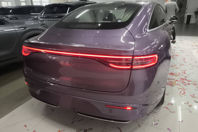 鸿蒙智行 智界S7 2024款 Pro 后驱长航版车身外观6004