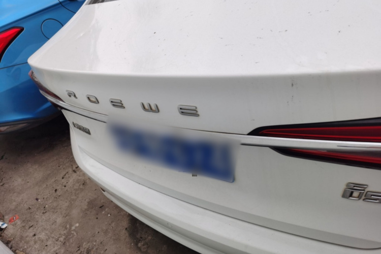 荣威i5 2020款 1.5L 自动4G互联领豪版车身外观6