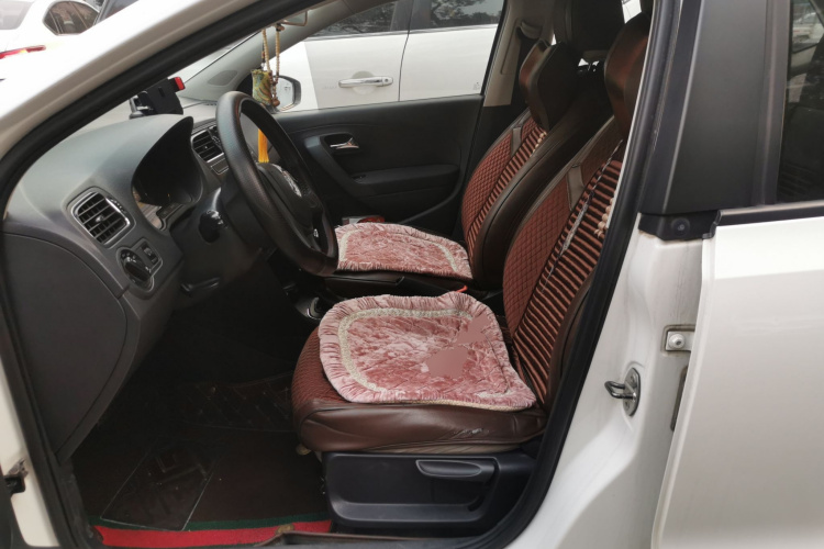 大众 Polo 2014款 1.4L 自动舒适版中控内饰19