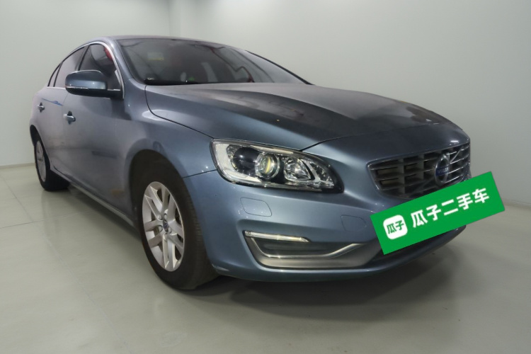沃尔沃S60 2018款 S60L T3 智进版车身外观3