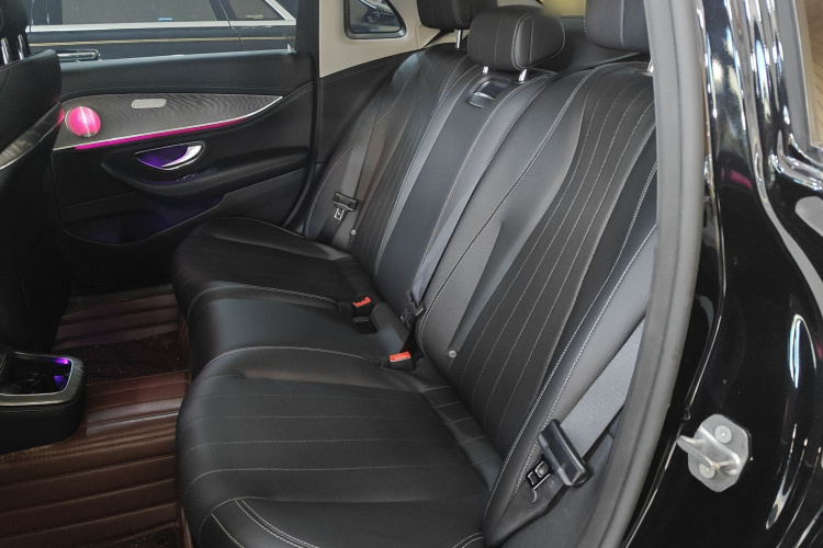 奔驰E级 2022款 E 260 L中控内饰21