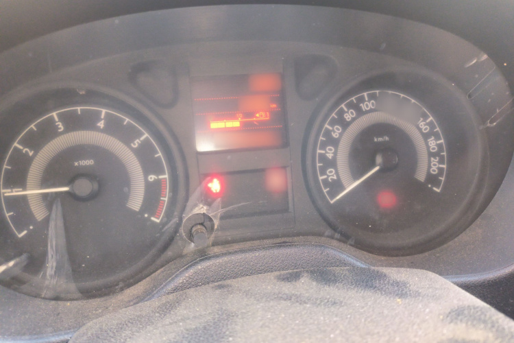 标致301 2016款 1.6L 手动舒适版局部细节14