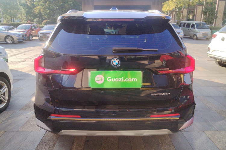 宝马iX1 2023款 eDrive25L X设计套装车身外观6004