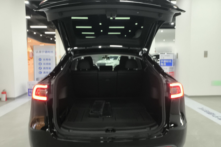 特斯拉 Model Y 2022款 改款 长续航全轮驱动版局部细节23
